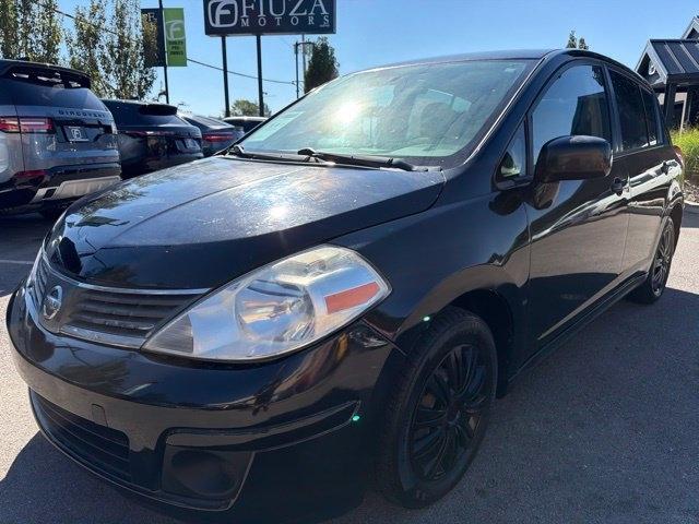 Nissan Versa  2011