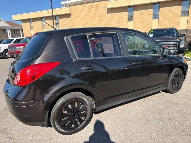 Nissan Versa  2011