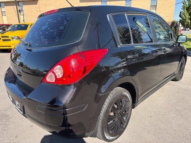 Nissan Versa  2011