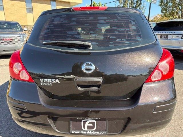 Nissan Versa  2011