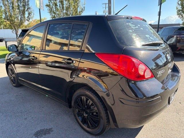 Nissan Versa  2011