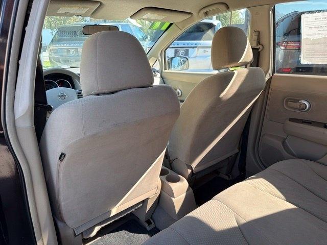 Nissan Versa  2011