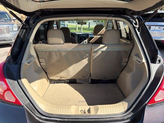 Nissan Versa  2011