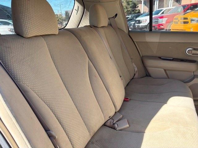 Nissan Versa  2011