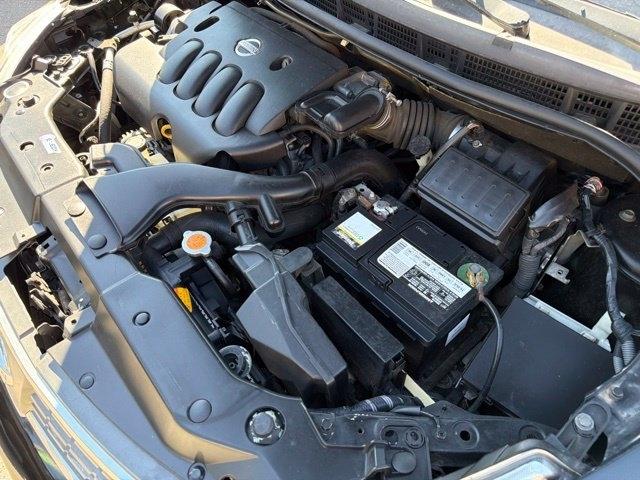 Nissan Versa  2011