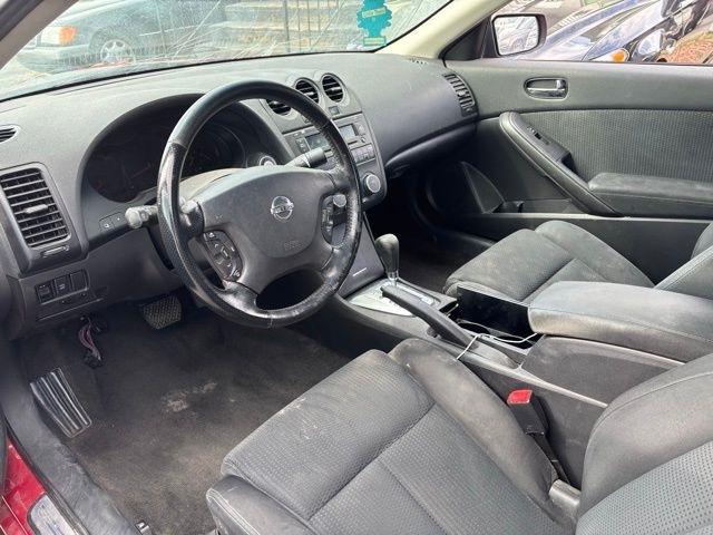 Nissan Altima  2010