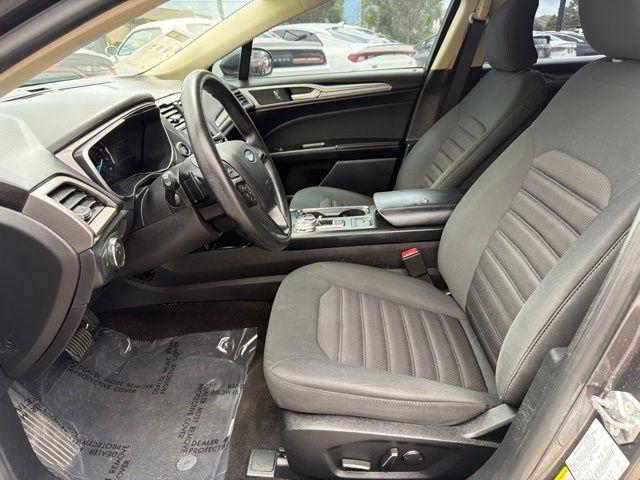 2019 Ford Fusion SE - Photo 16