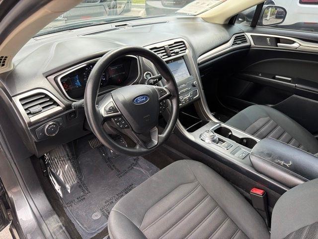 2019 Ford Fusion SE - Photo 18