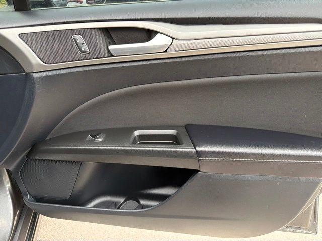 2019 Ford Fusion SE - Photo 26
