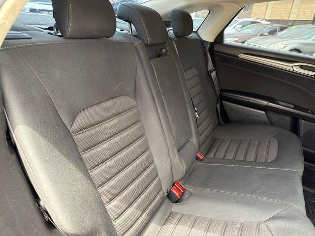 2019 Ford Fusion SE - Photo 34