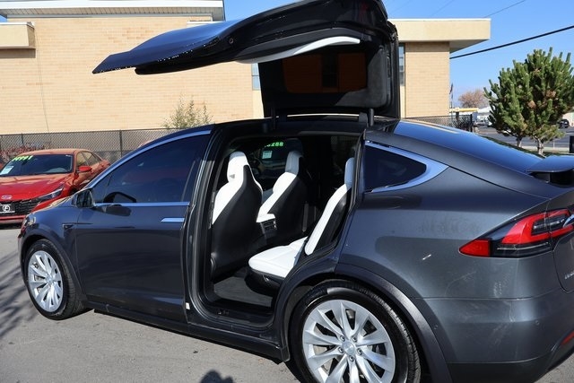 Tesla Model X  2017