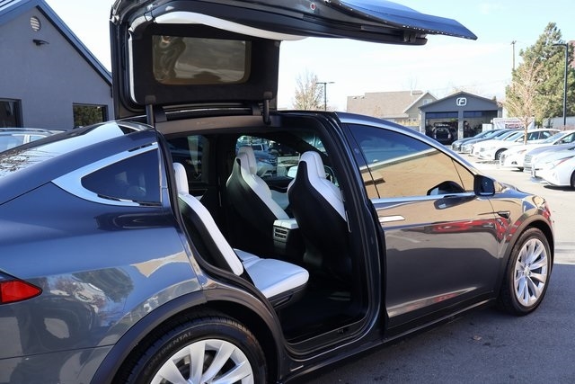 Tesla Model X  2017