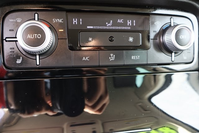 Volkswagen Touareg  2016