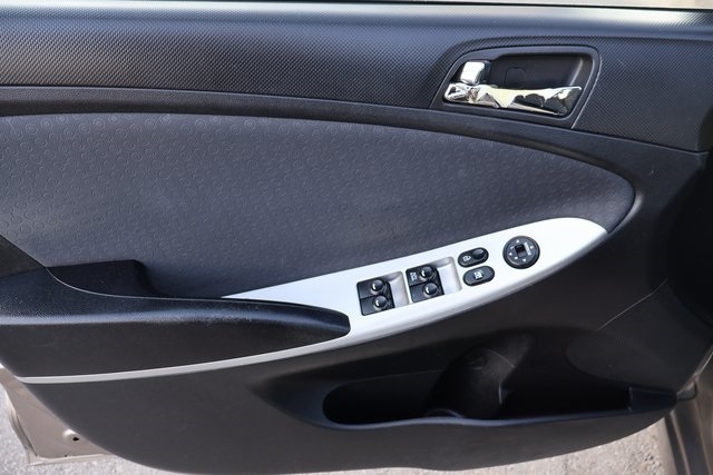 Hyundai Accent  2013