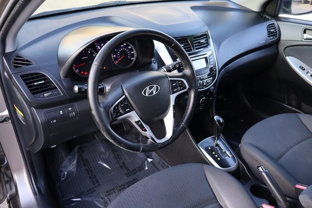 Hyundai Accent  2013