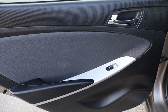 Hyundai Accent  2013