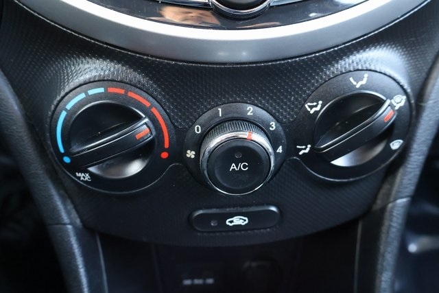 Hyundai Accent  2013