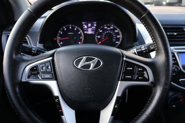 Hyundai Accent  2013