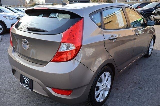 Hyundai Accent  2013