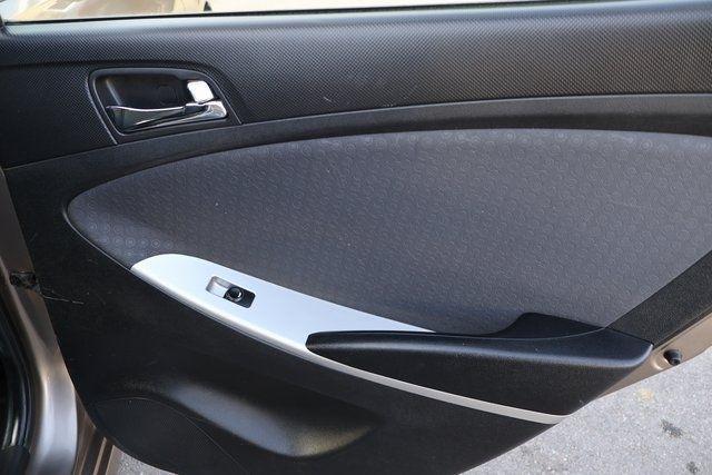 Hyundai Accent  2013