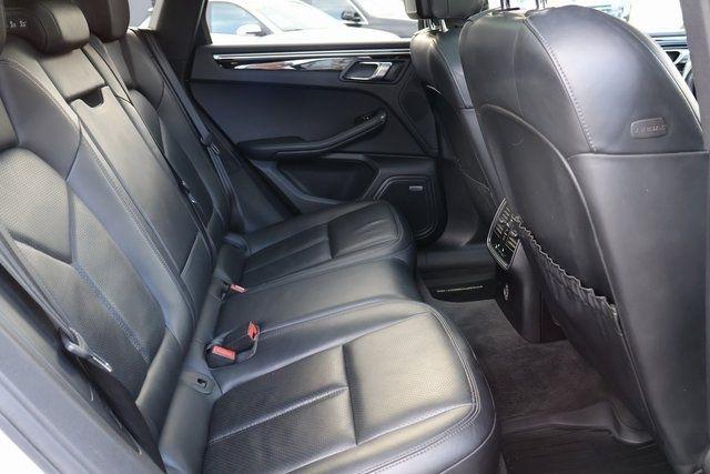Porsche Macan  2018