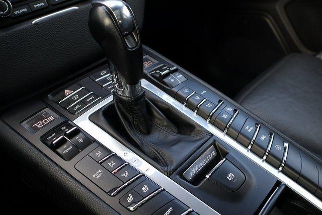 Porsche Macan  2018