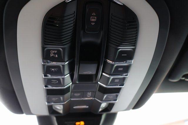 Porsche Macan  2018