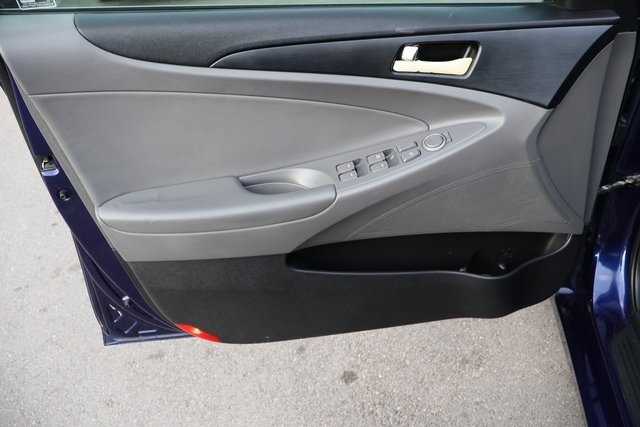 Hyundai Sonata  2011