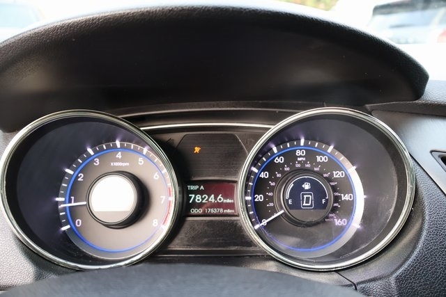 Hyundai Sonata  2011