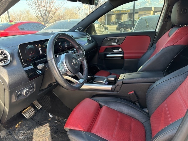 Mercedes-Benz GLA  2021