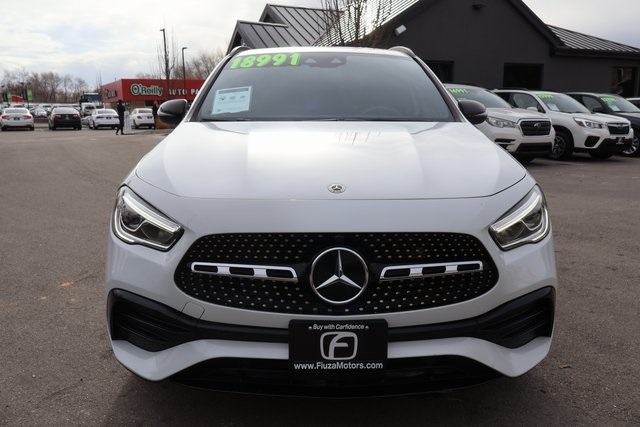 Mercedes-Benz GLA  2021