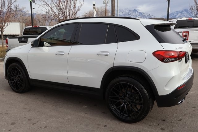 Mercedes-Benz GLA  2021