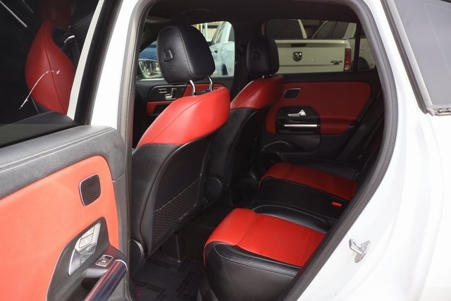 Mercedes-Benz GLA  2021