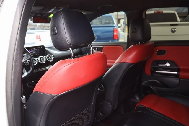 Mercedes-Benz GLA  2021