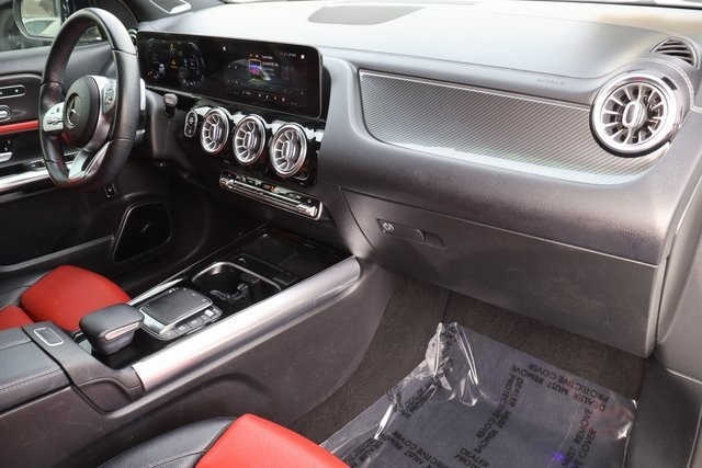 Mercedes-Benz GLA  2021