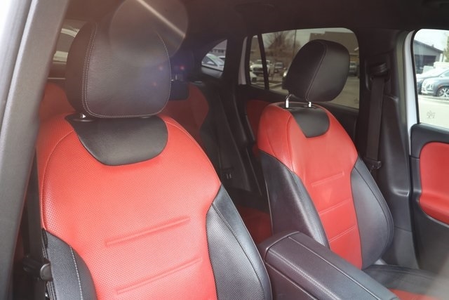 Mercedes-Benz GLA  2021