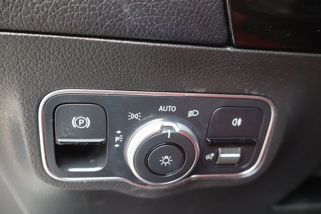 Mercedes-Benz GLA  2021