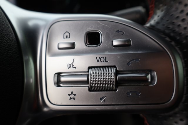 Mercedes-Benz GLA  2021