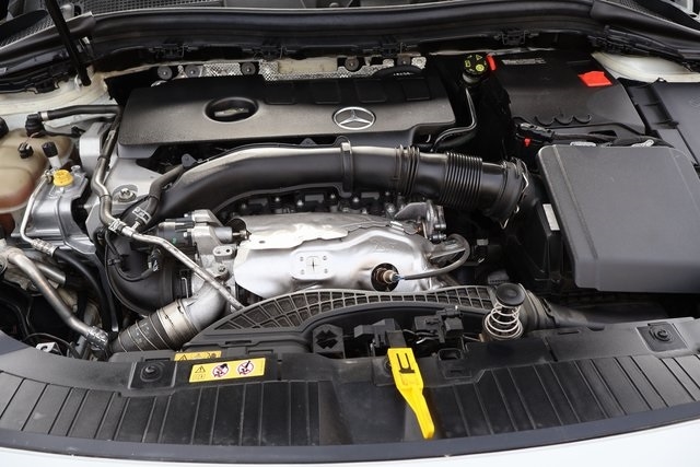 Mercedes-Benz GLA  2021