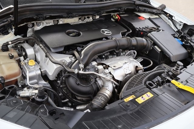 Mercedes-Benz GLA  2021