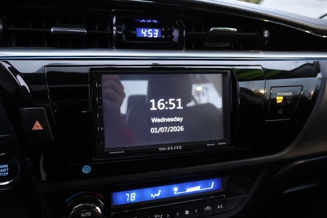 Toyota Corolla  2015