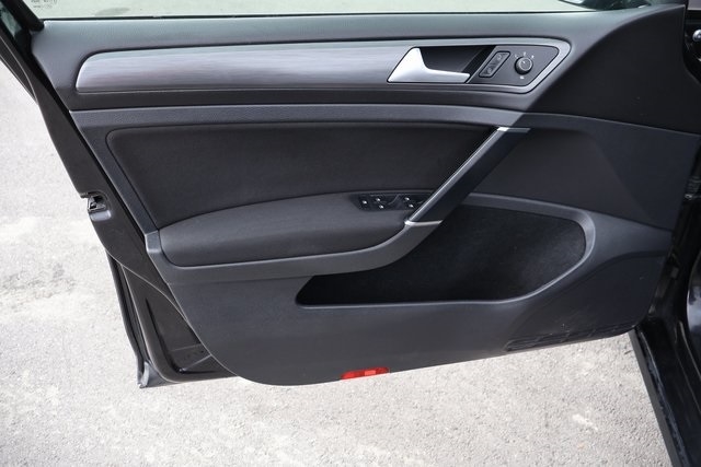 Volkswagen Golf  2018