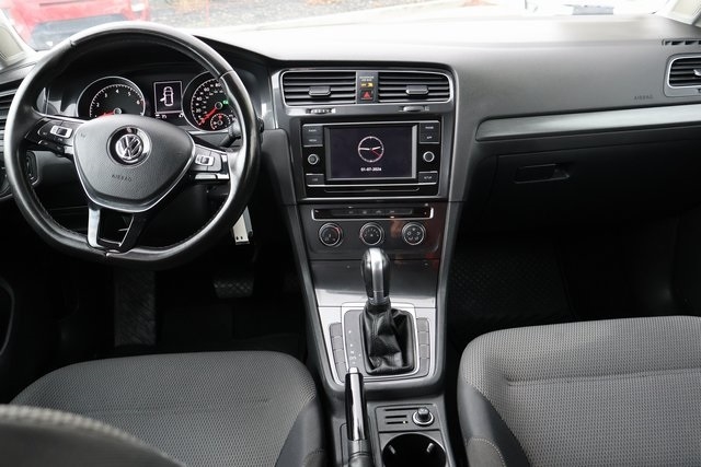 Volkswagen Golf  2018