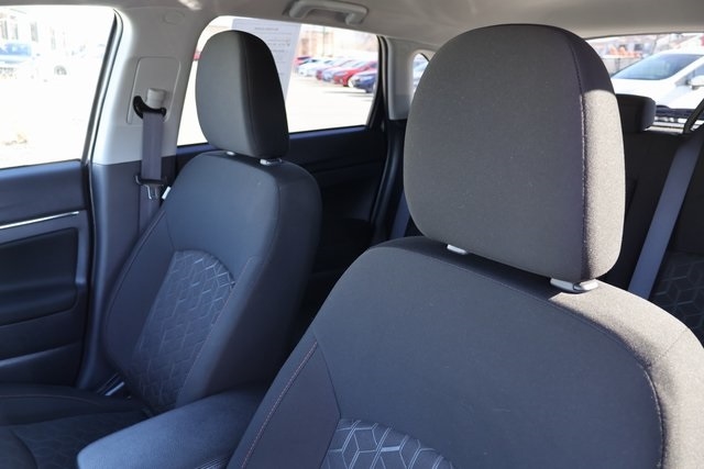 Mitsubishi Outlander Sport  2022