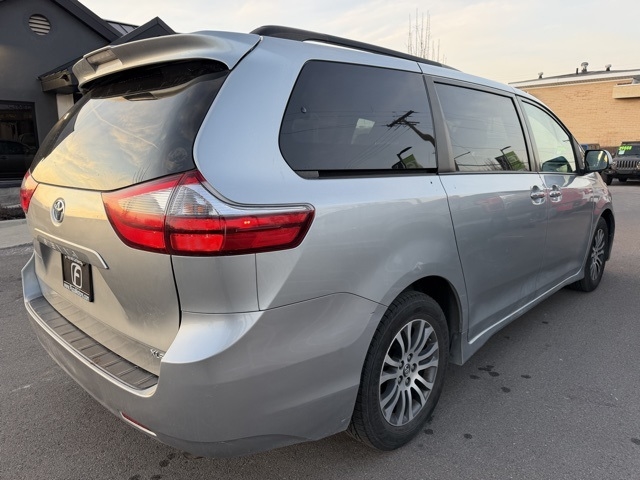 Toyota Sienna  2020