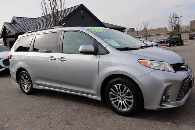 Toyota Sienna  2020