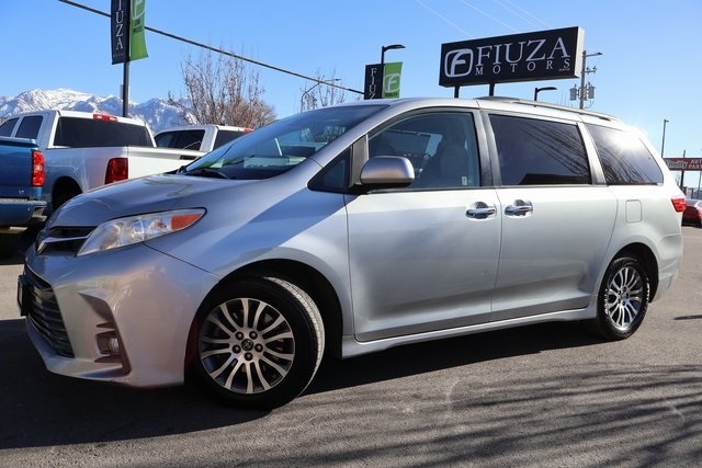 2020 Toyota Sienna XLE Premium