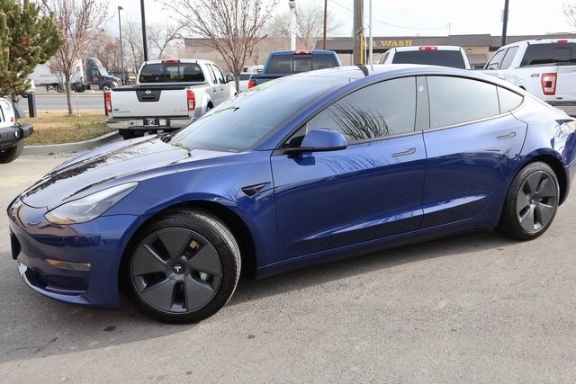 Tesla Model 3  2021