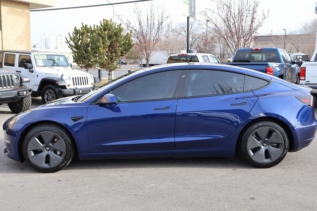 Tesla Model 3  2021