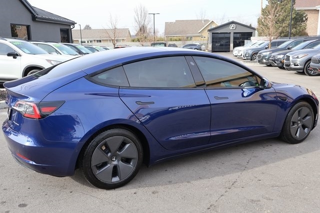 Tesla Model 3  2021